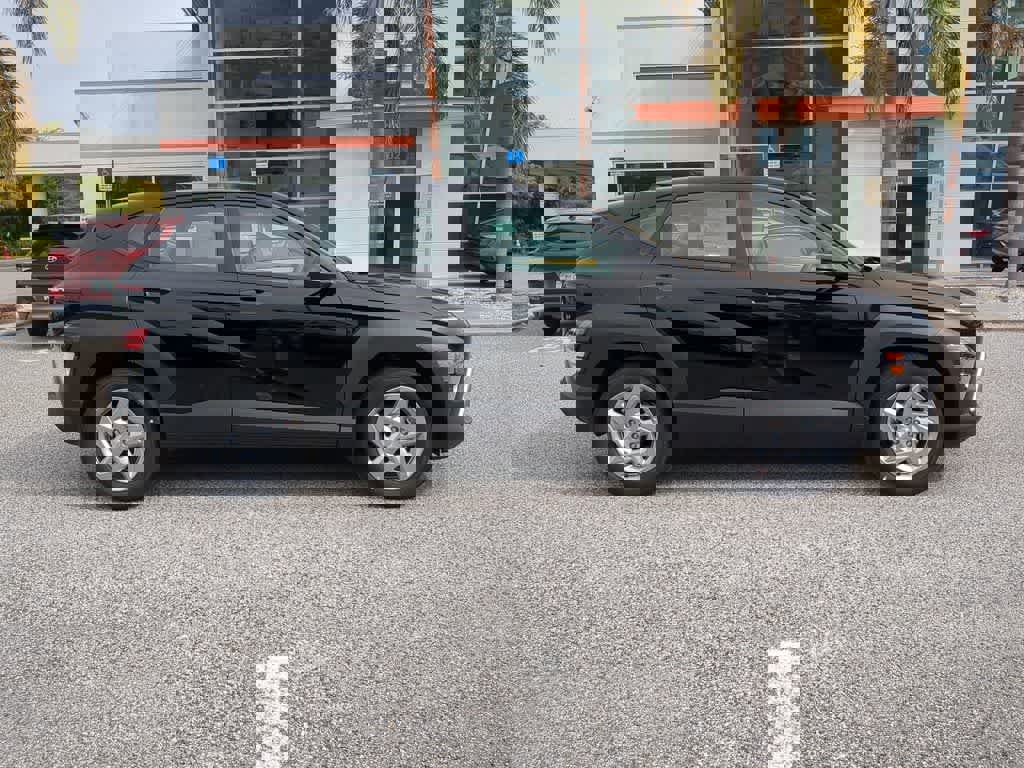 New 2026 Hyundai Kona SE image 8