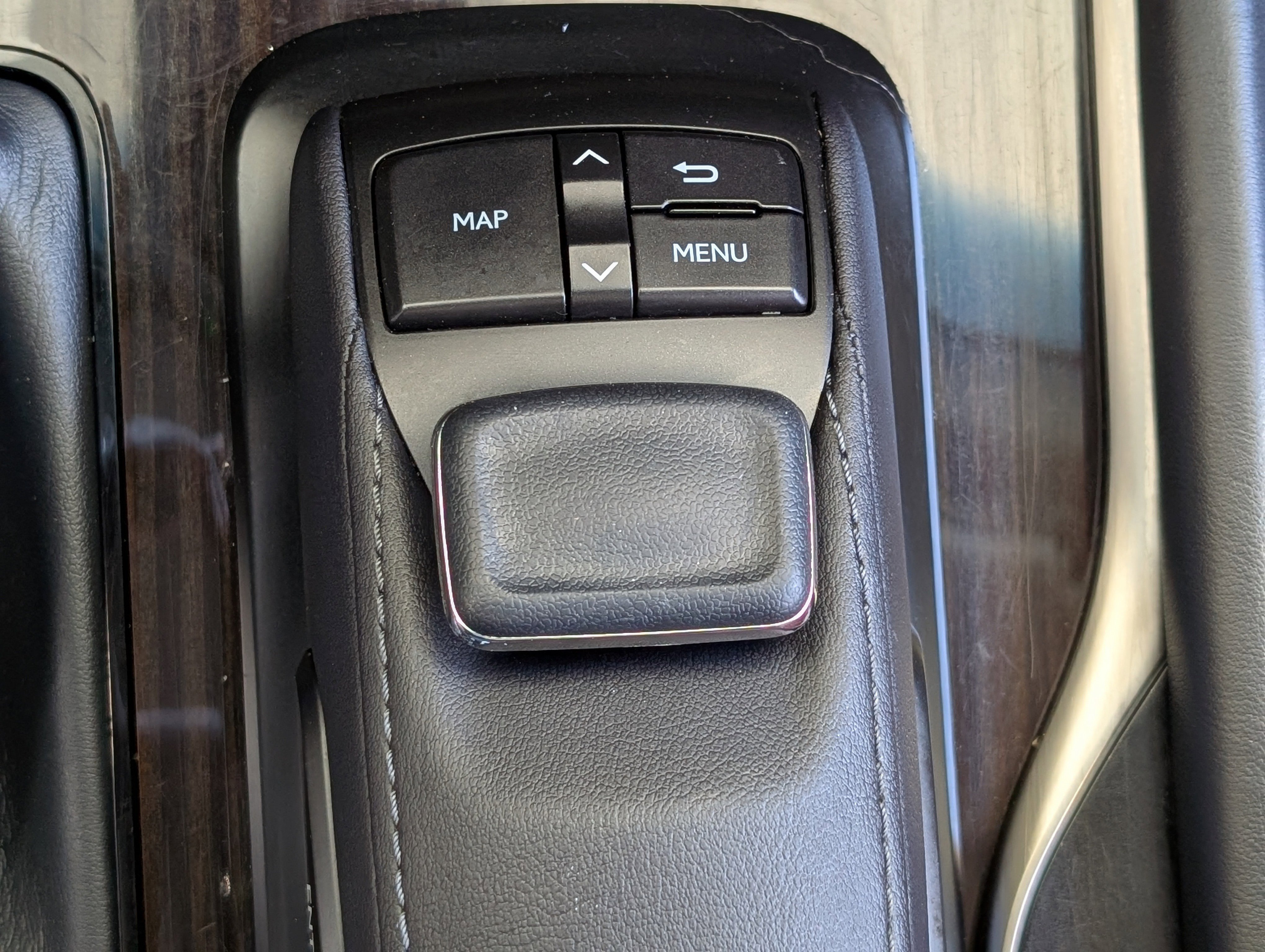 Used 2017 Lexus LX 570 4WD w/ Luxury Package image 39