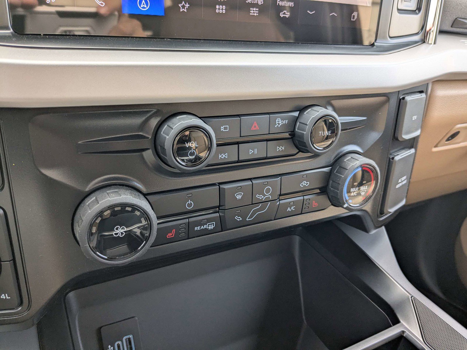 New 2026 Ford F350 XLT w/ XLT Premium Package image 31