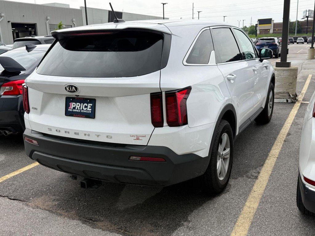 Used 2021 Kia Sorento LX AWD/4WD image 8