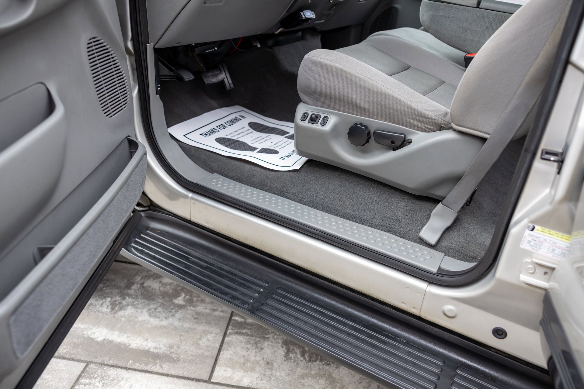 Used 2005 Ford Excursion XLS image 37