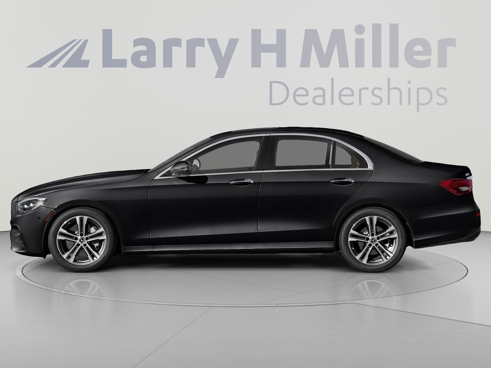Used 2022 Mercedes-Benz E 350 Sedan image 3