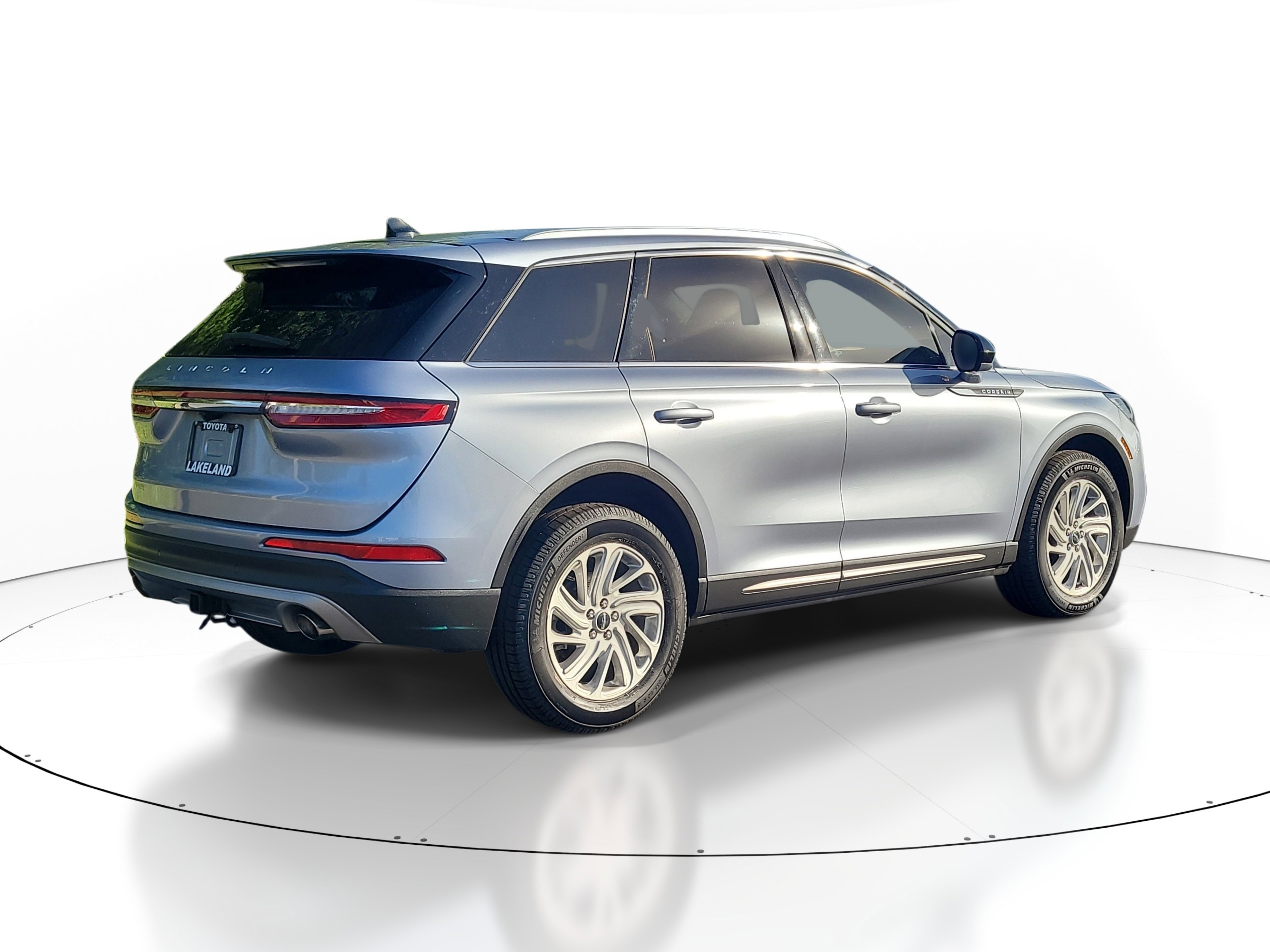 Used 2022 Lincoln Corsair FWD w/ Towing Package image 7