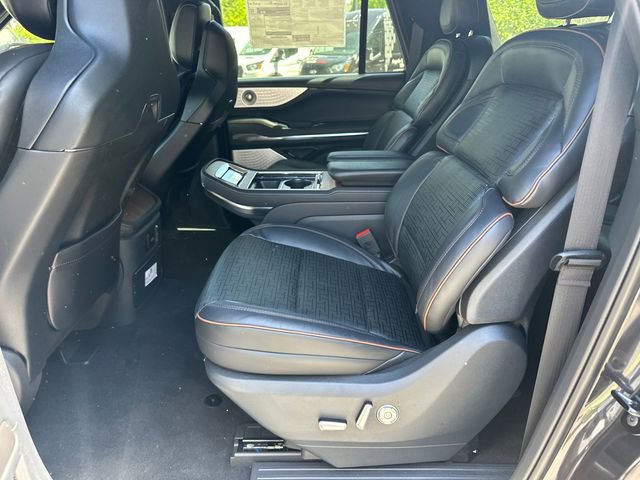 New 2026 Lincoln Navigator L Black Label AWD/4WD image 23