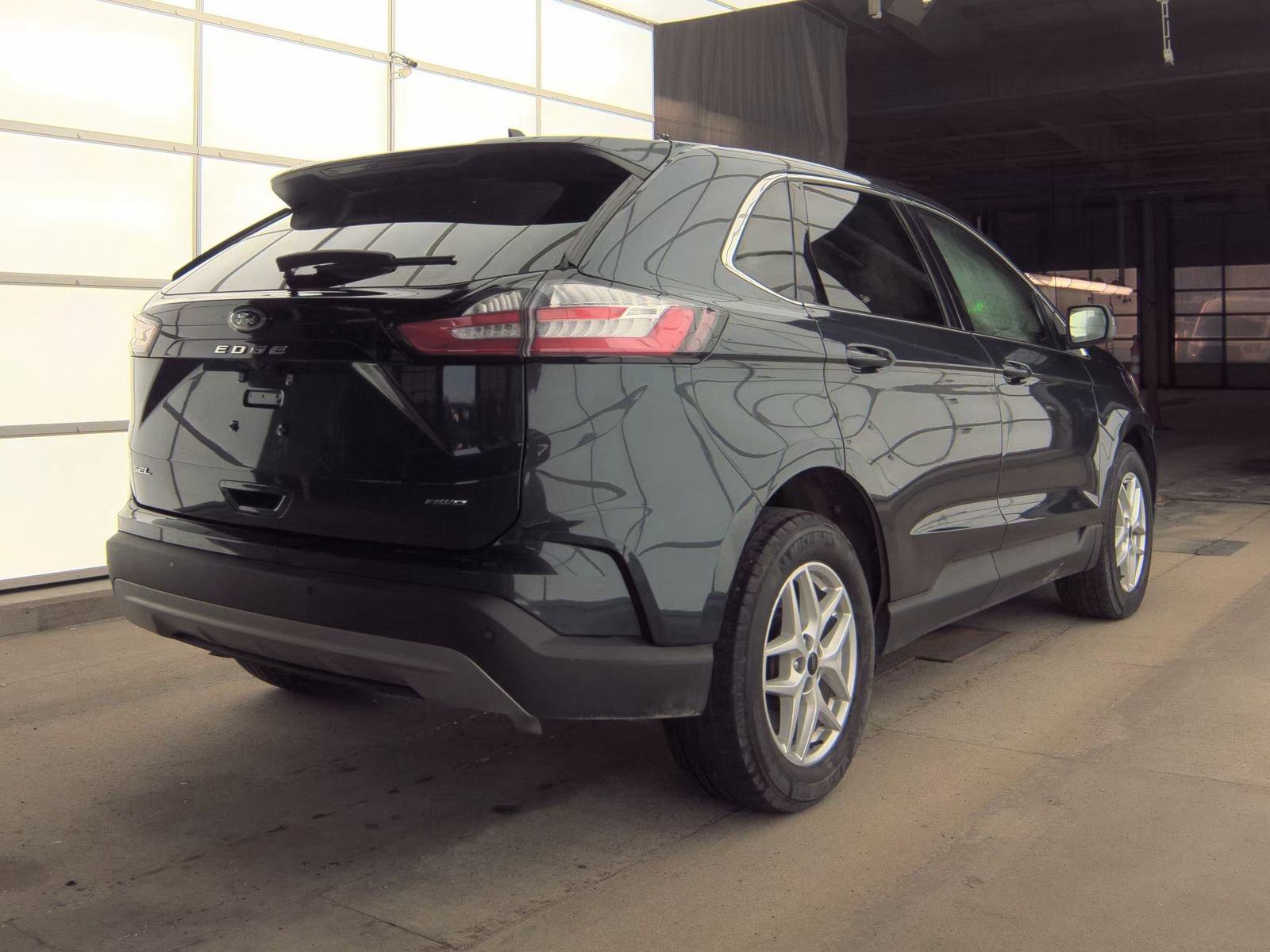 Used 2023 Ford Edge SEL w/ Convenience Package image 17