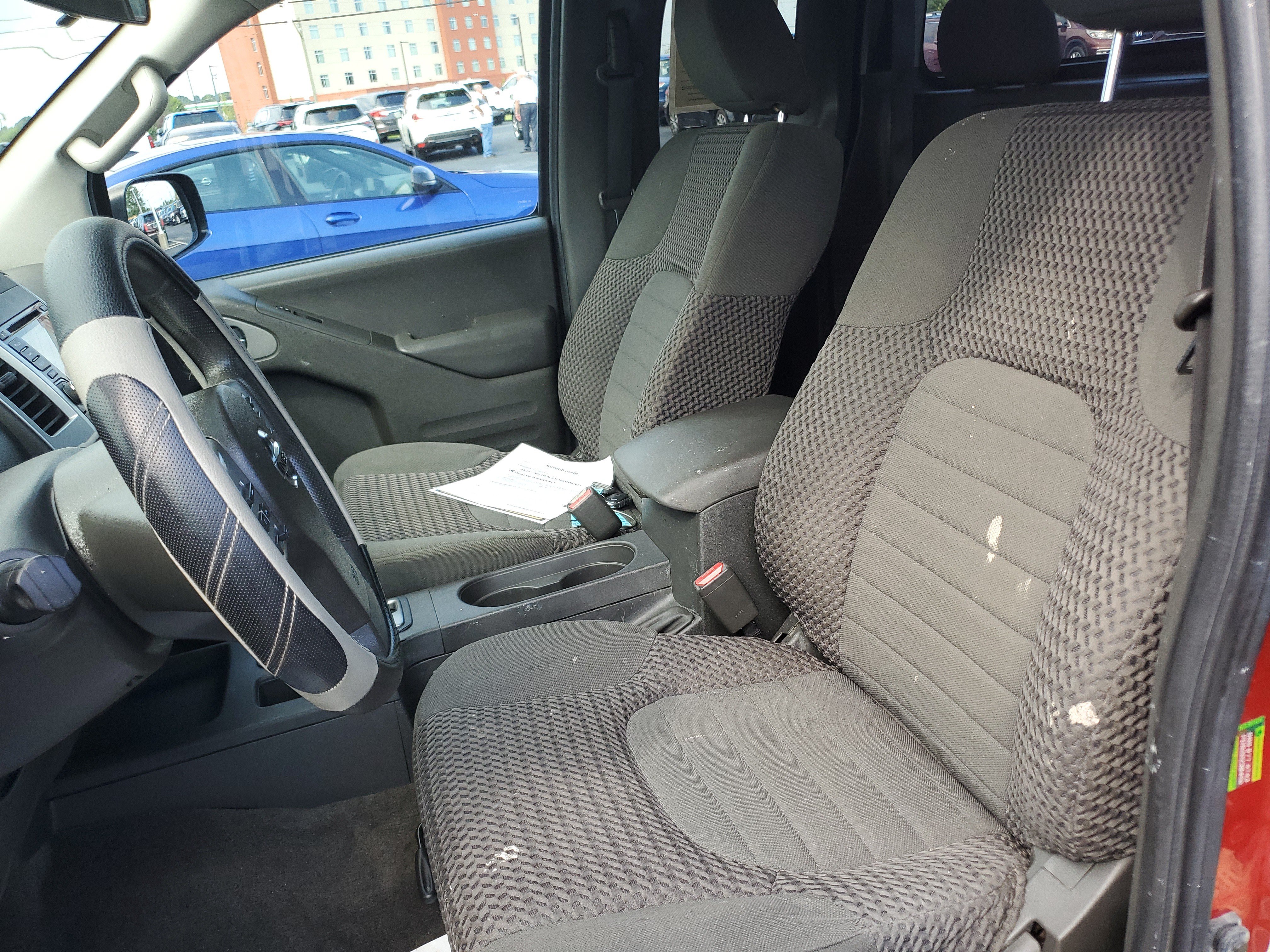 Used 2015 Nissan Frontier SV AWD/4WD image 13