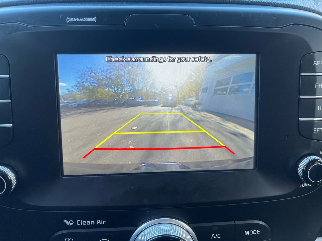 Used 2018 Kia Soul + image 9