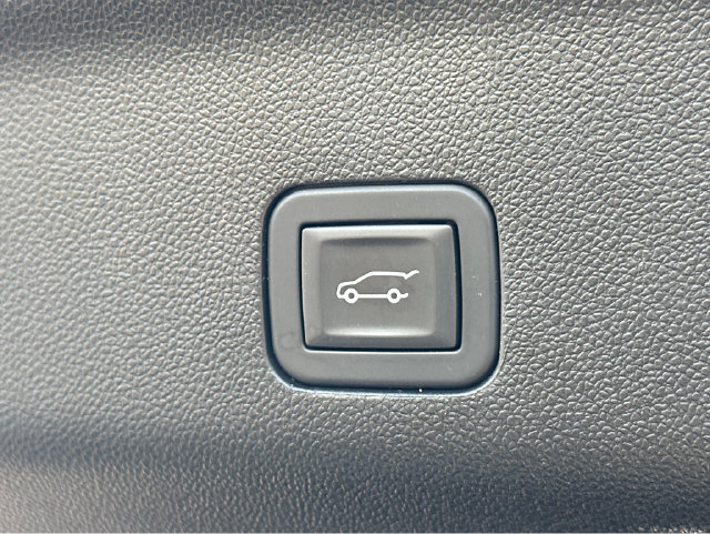 Certified 2025 Cadillac Escalade Premium Luxury RWD image 9