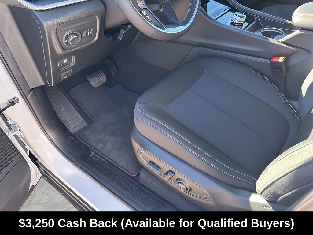 New 2025 Jeep Grand Cherokee Laredo X w/ Luxury Tech Group I RWD image 30