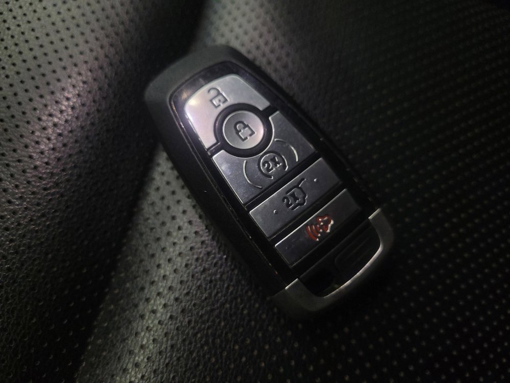 Used 2020 Ford Escape SEL FWD image 32
