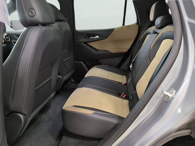 Used 2025 Chevrolet Equinox ACTIV w/ Safety and Technology Package AWD/4WD image 15
