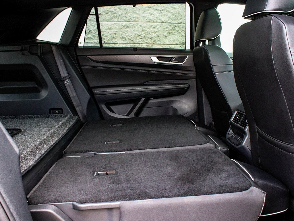 Used 2025 Volkswagen Atlas Cross Sport SEL Premium R-Line image 38