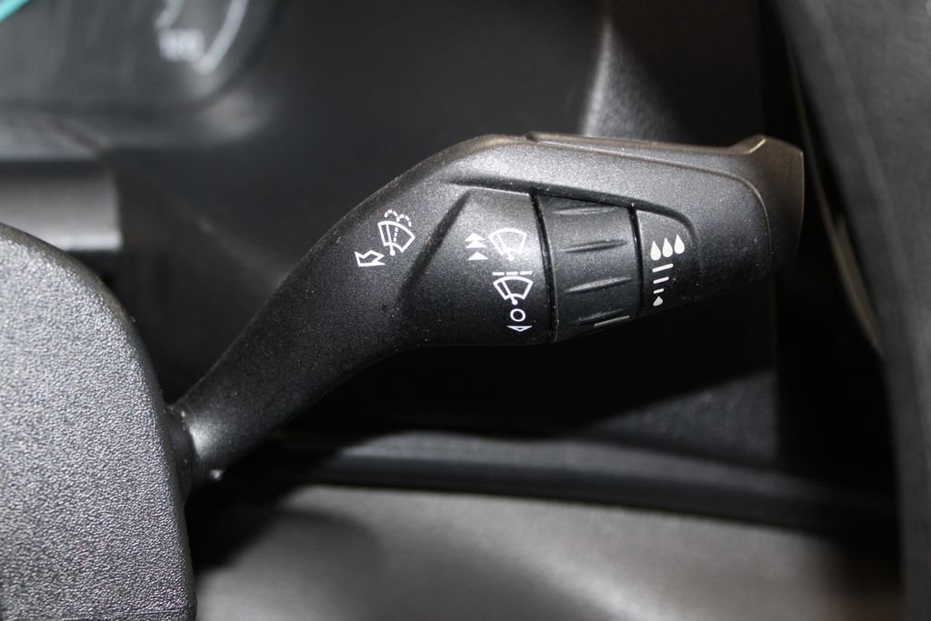 Used 2023 Ford Transit 350 XLT image 39