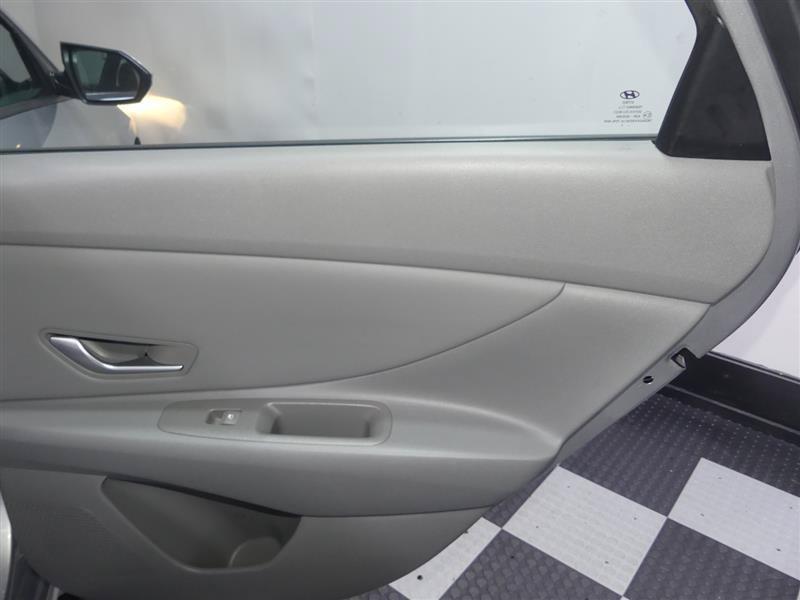 Used 2022 Hyundai Elantra SEL w/ Convenience Package FWD image 26