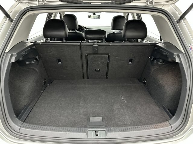Used 2017 Volkswagen Golf Wolfsburg Edition FWD image 23