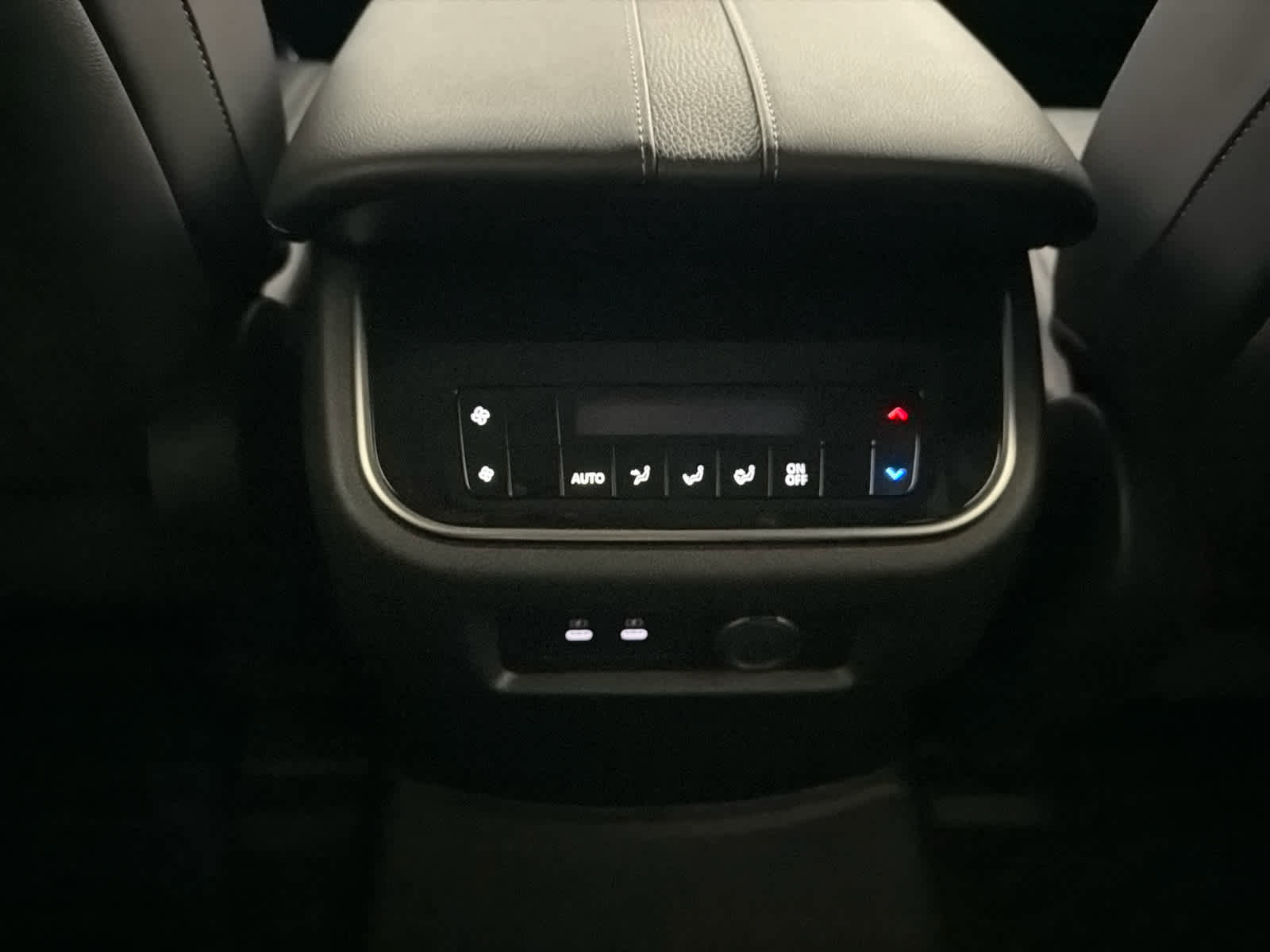 Used 2025 Nissan Armada SV image 22