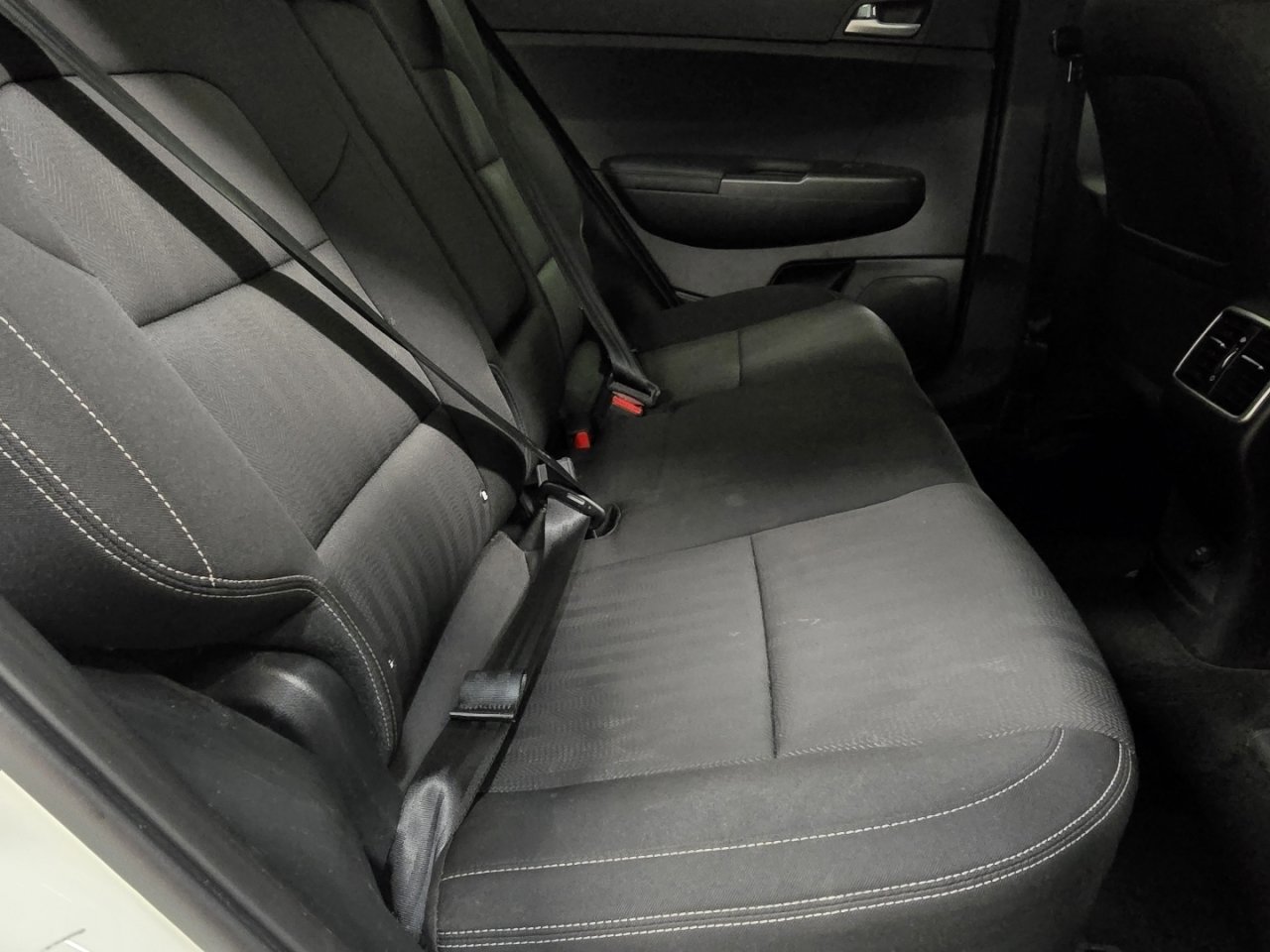 Used 2020 Kia Sportage LX image 18