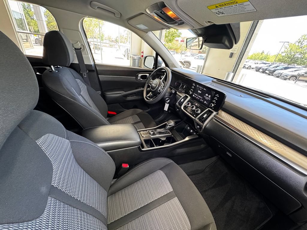 Used 2023 Kia Sorento LX AWD/4WD image 48