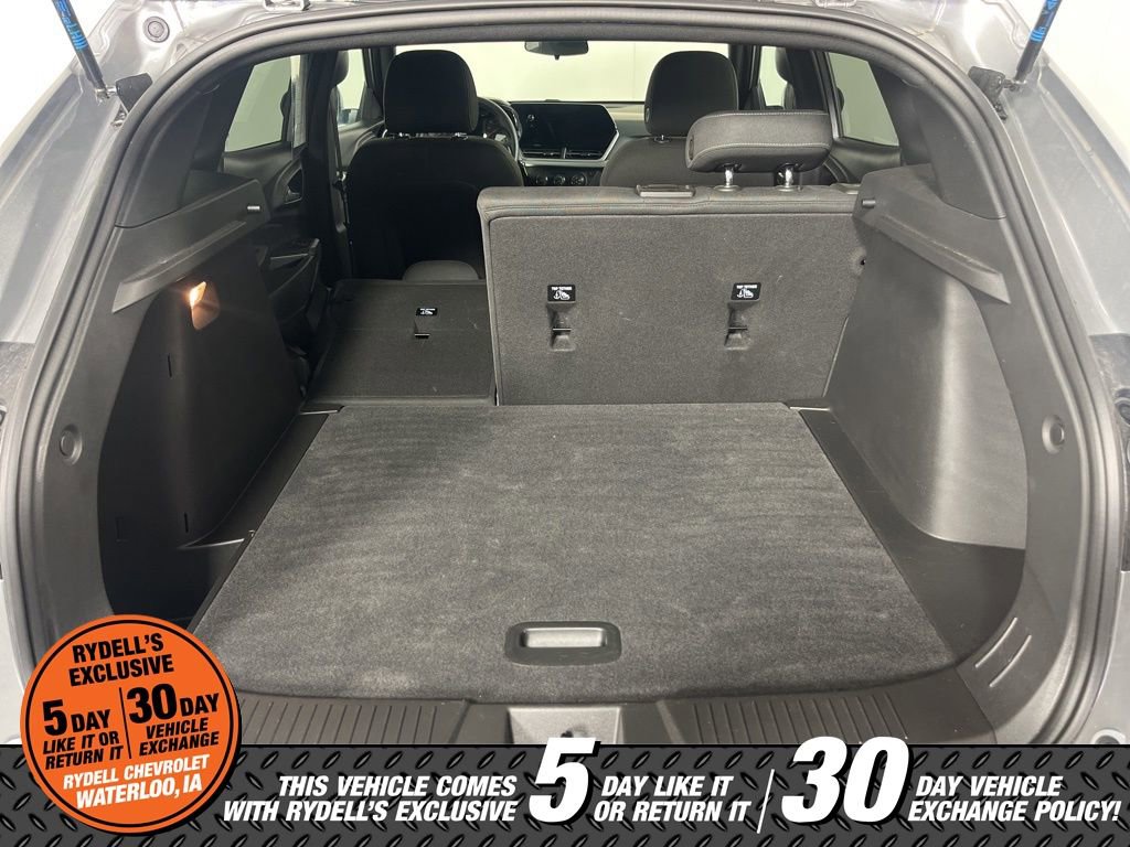 Certified 2025 Chevrolet Trax RS w/ Driver Confidence Package image 20