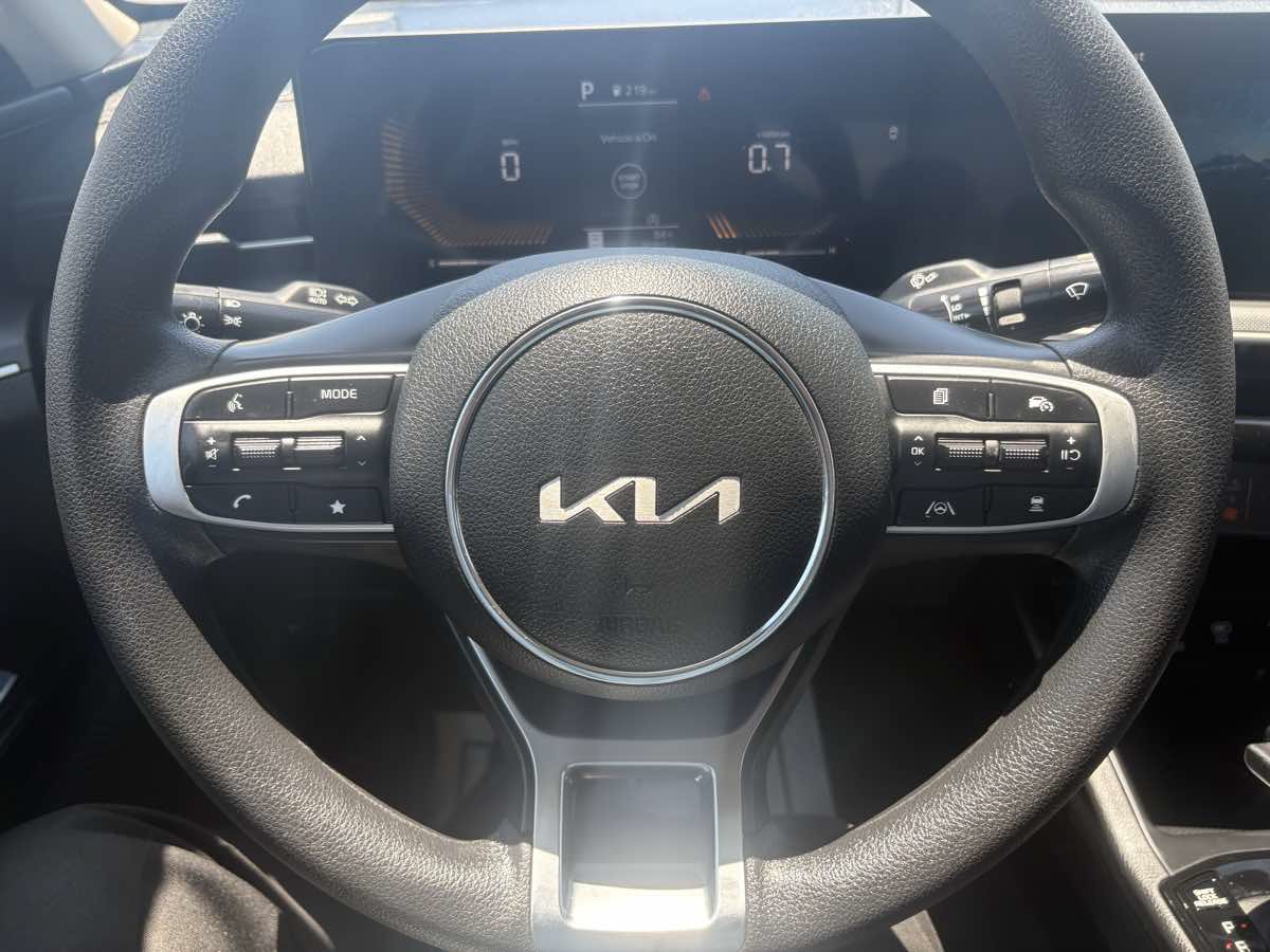Used 2026 Kia K5 LXS FWD image 16