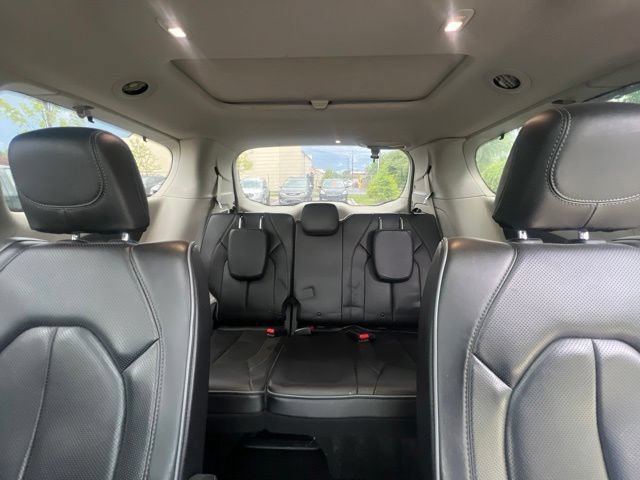 Used 2019 Chrysler Pacifica Limited FWD image 18