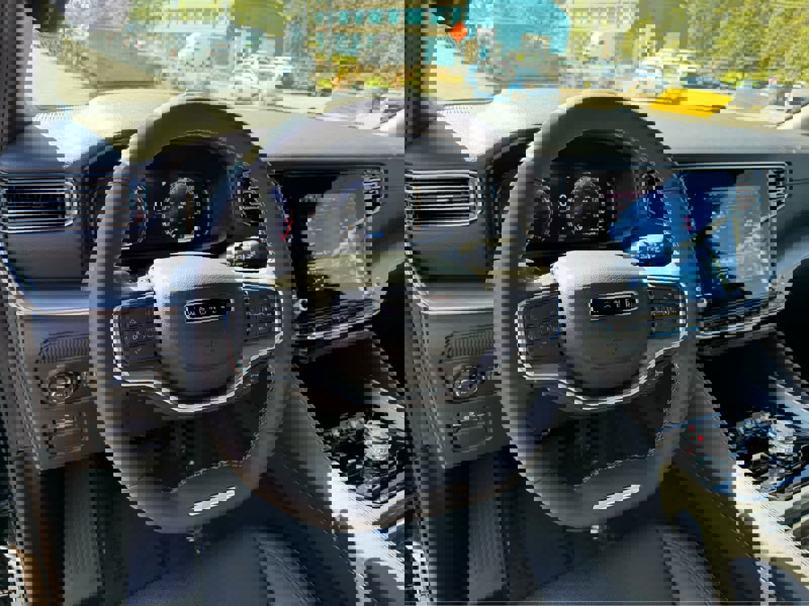 Used 2025 Jeep Wagoneer Series II image 14