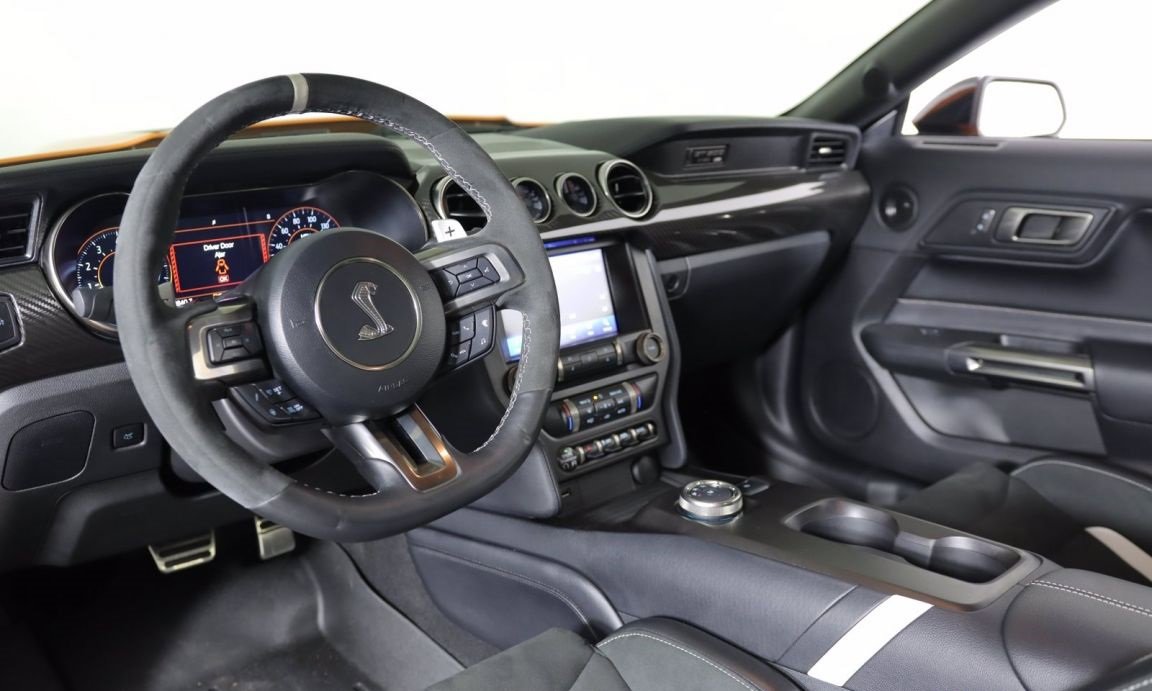 Used 2020 Ford Mustang Shelby GT500 w/ Technology Package RWD image 3