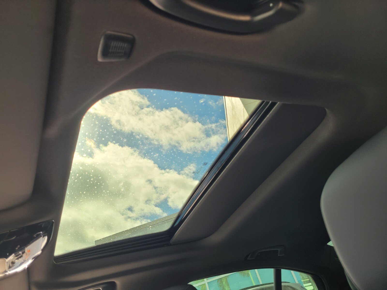 New 2025 BMW i5 M60 w/ Premium Package image 19