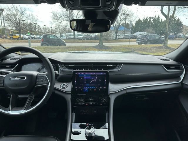 Used 2025 Jeep Grand Cherokee L Limited image 25