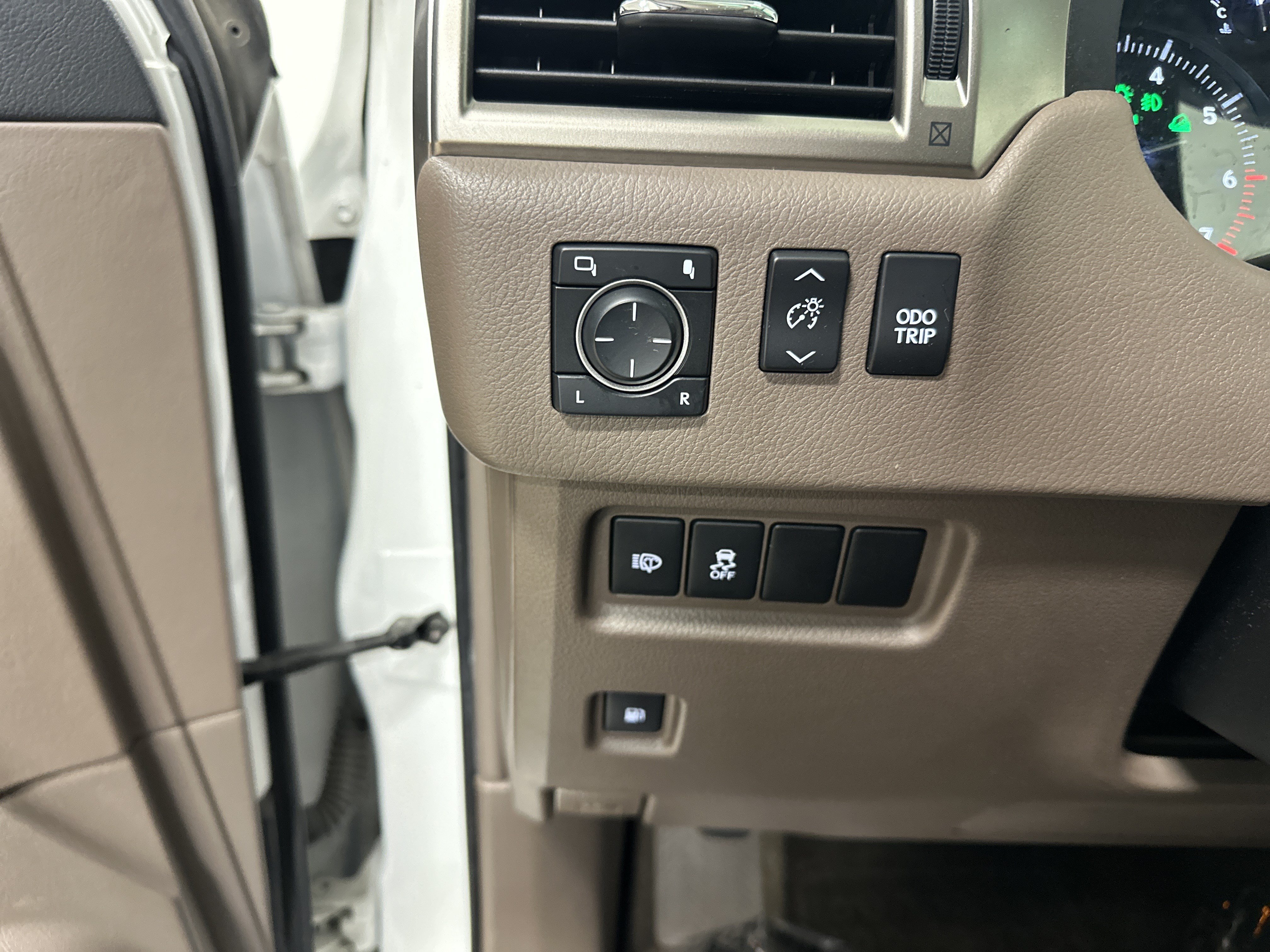Used 2016 Lexus GX 460 w/ Premium Package AWD/4WD image 38