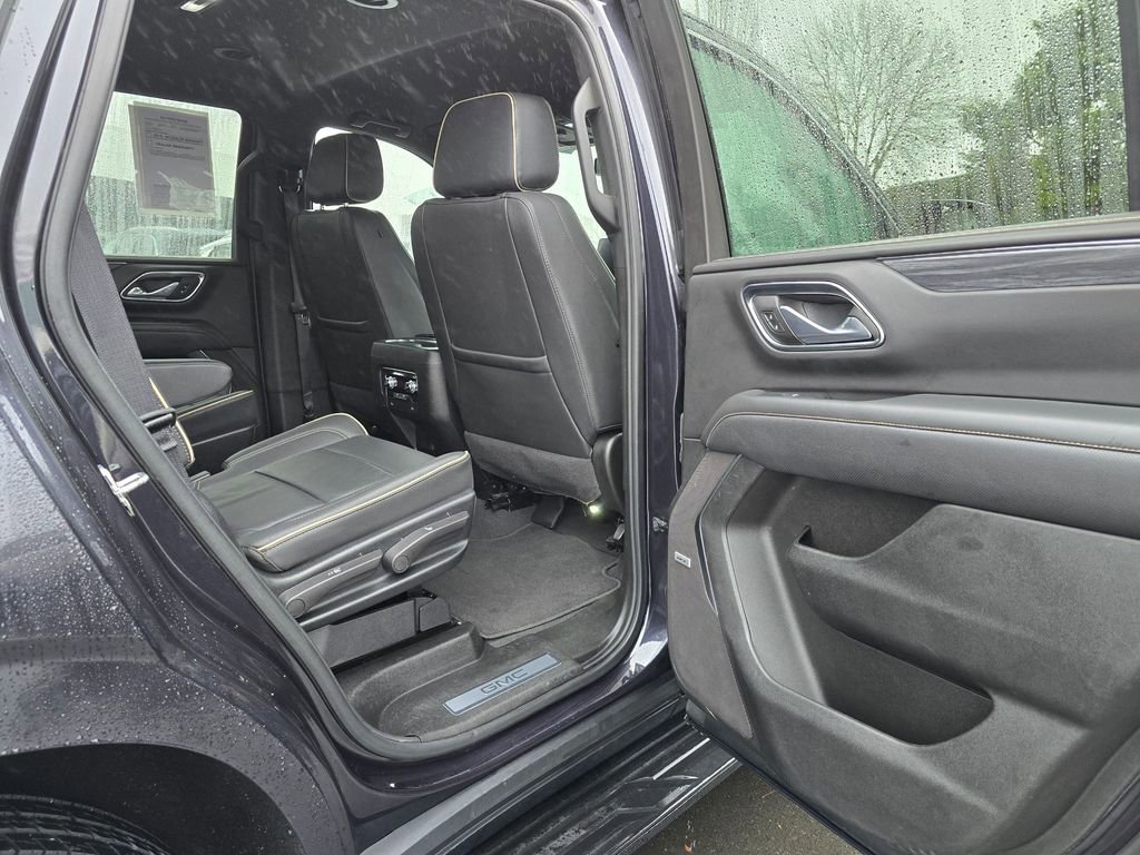 Used 2024 GMC Yukon SLT image 15
