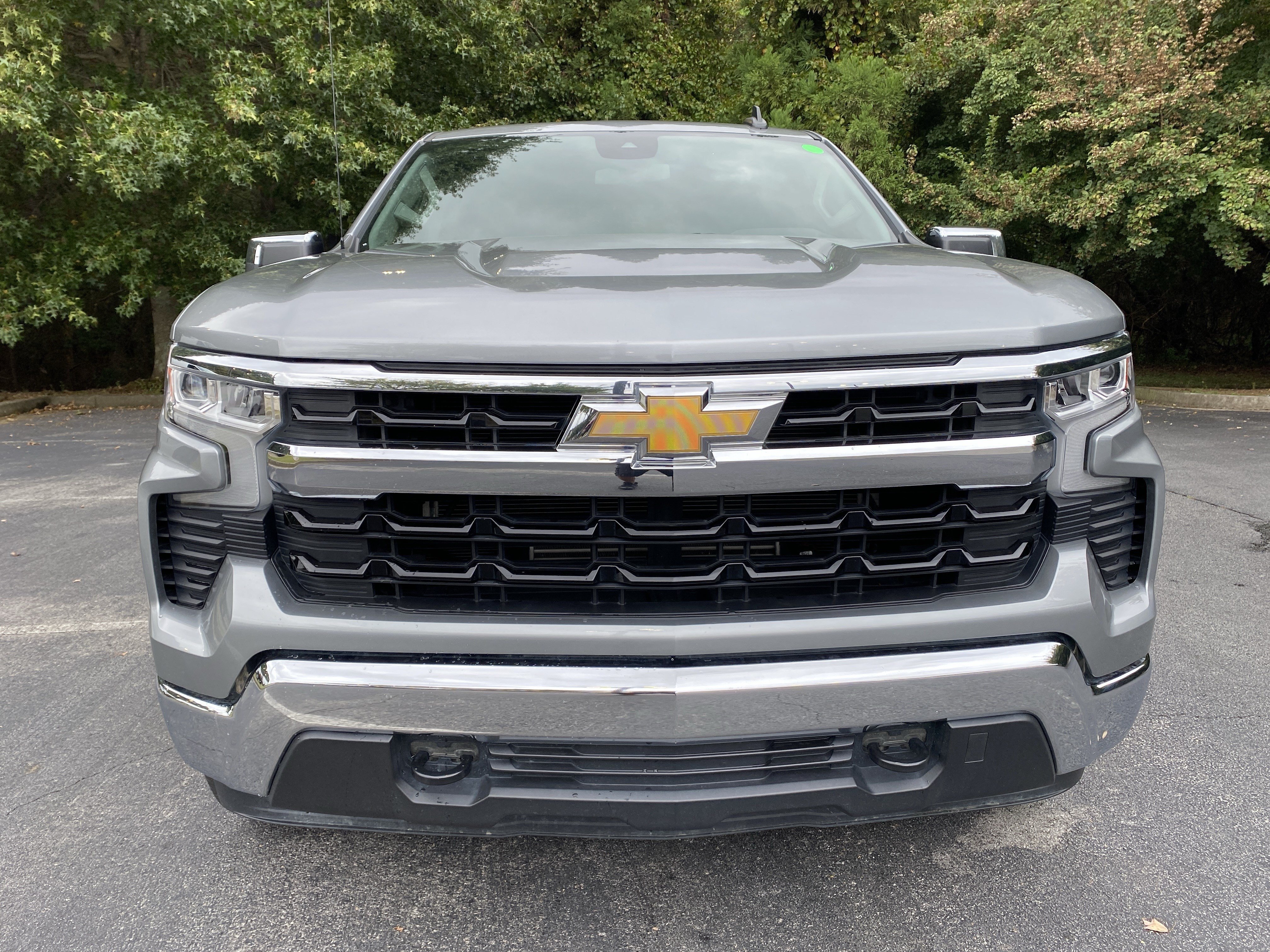 Used 2023 Chevrolet Silverado 1500 LT AWD/4WD image 3