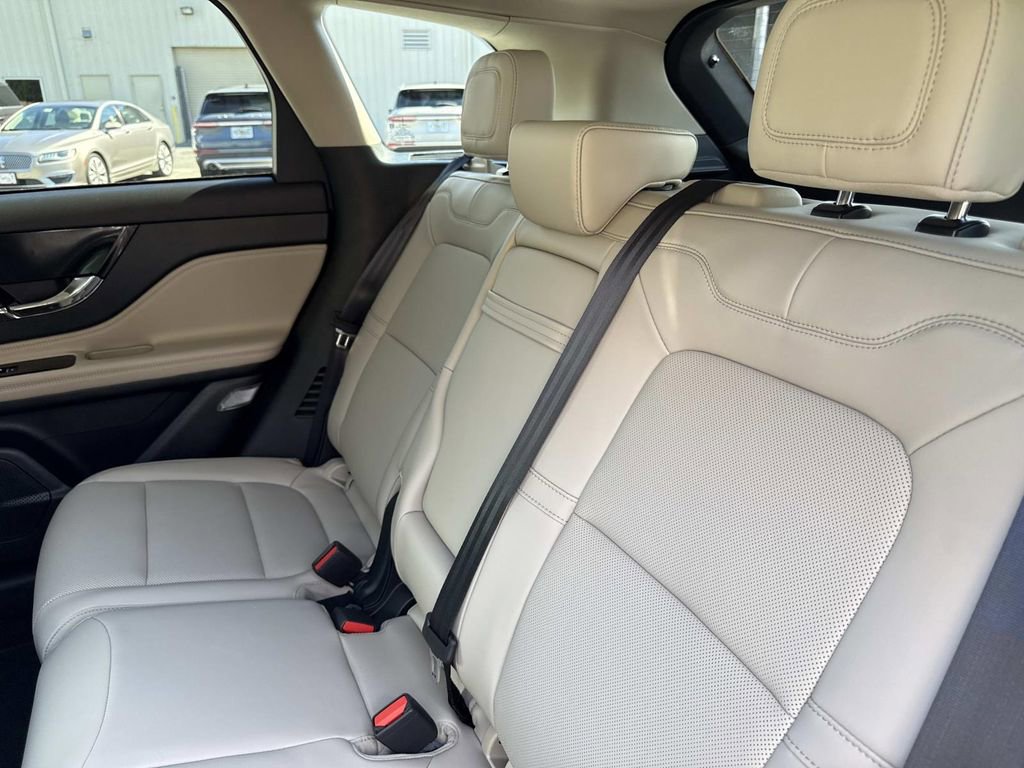 New 2026 Lincoln Corsair Premiere image 14