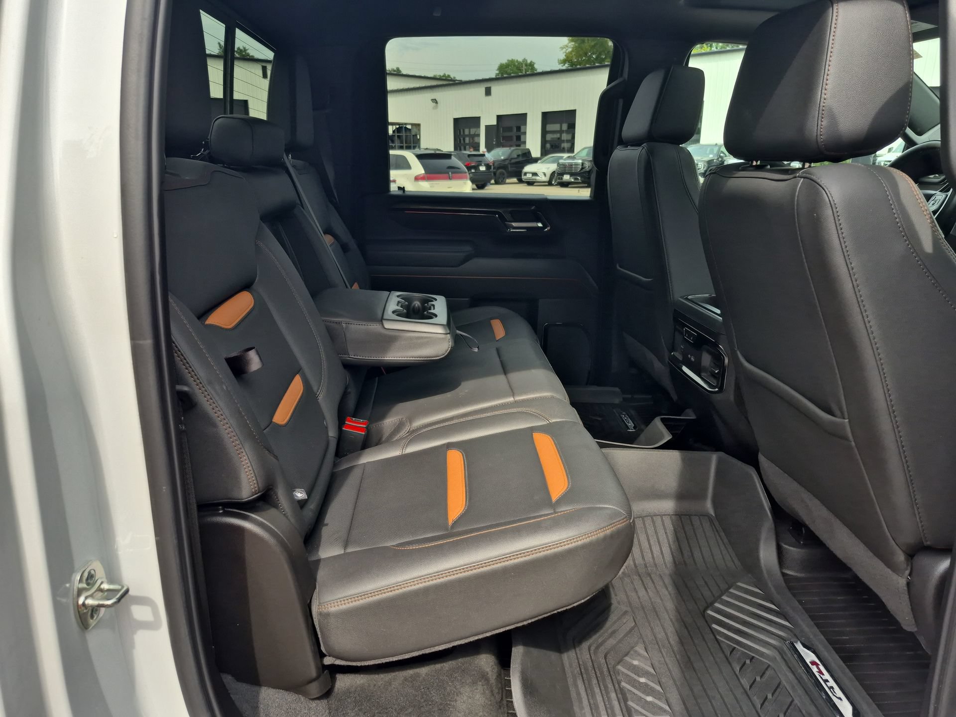 Certified 2025 GMC Sierra 2500 AT4 w/ AT4 Premium Plus Package AWD/4WD image 28