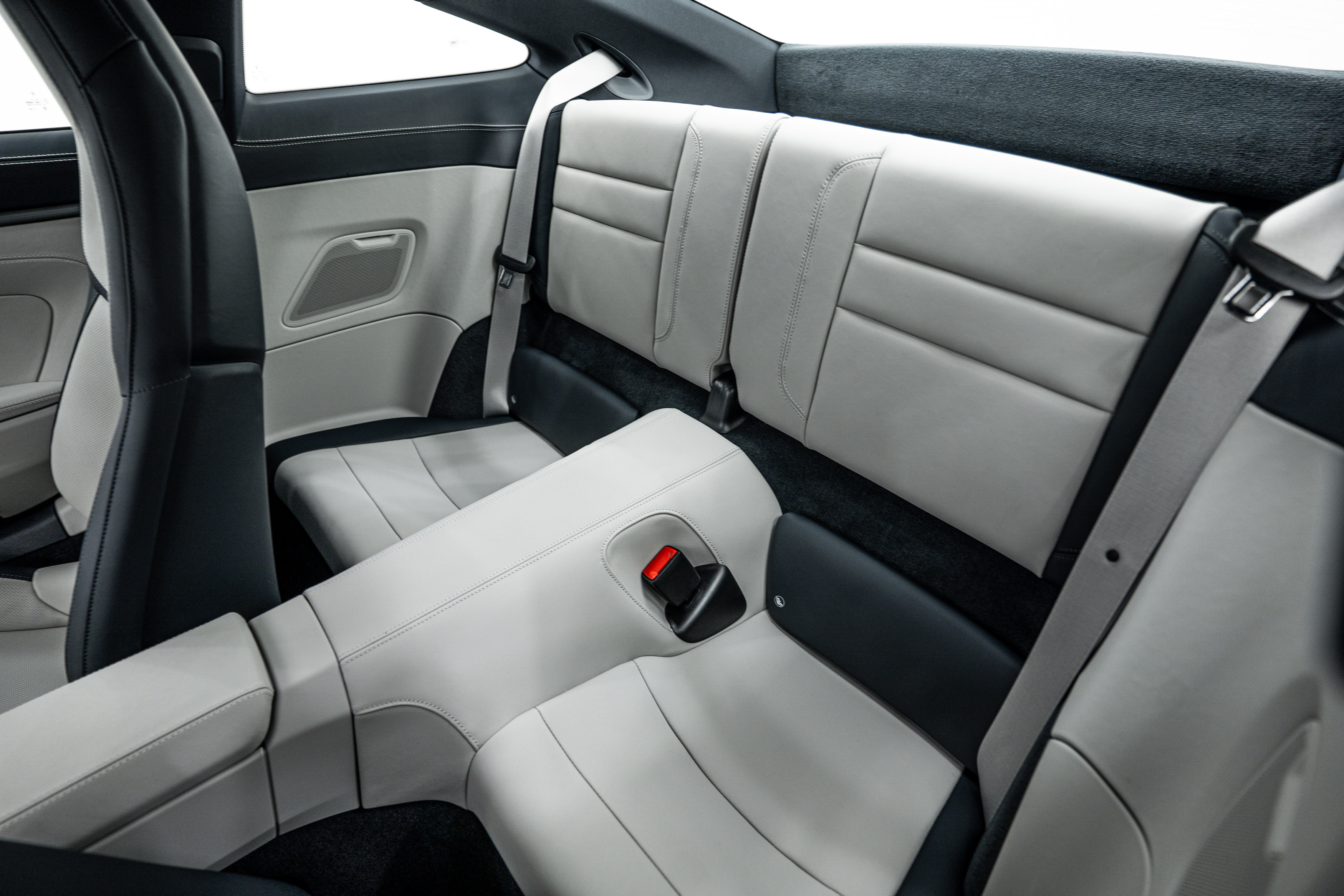 Certified 2025 Porsche 911 Carrera RWD image 23