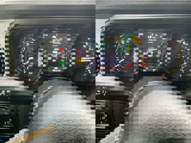 Used 2024 Jeep Wrangler Unlimited w/ Convenience Group image 25