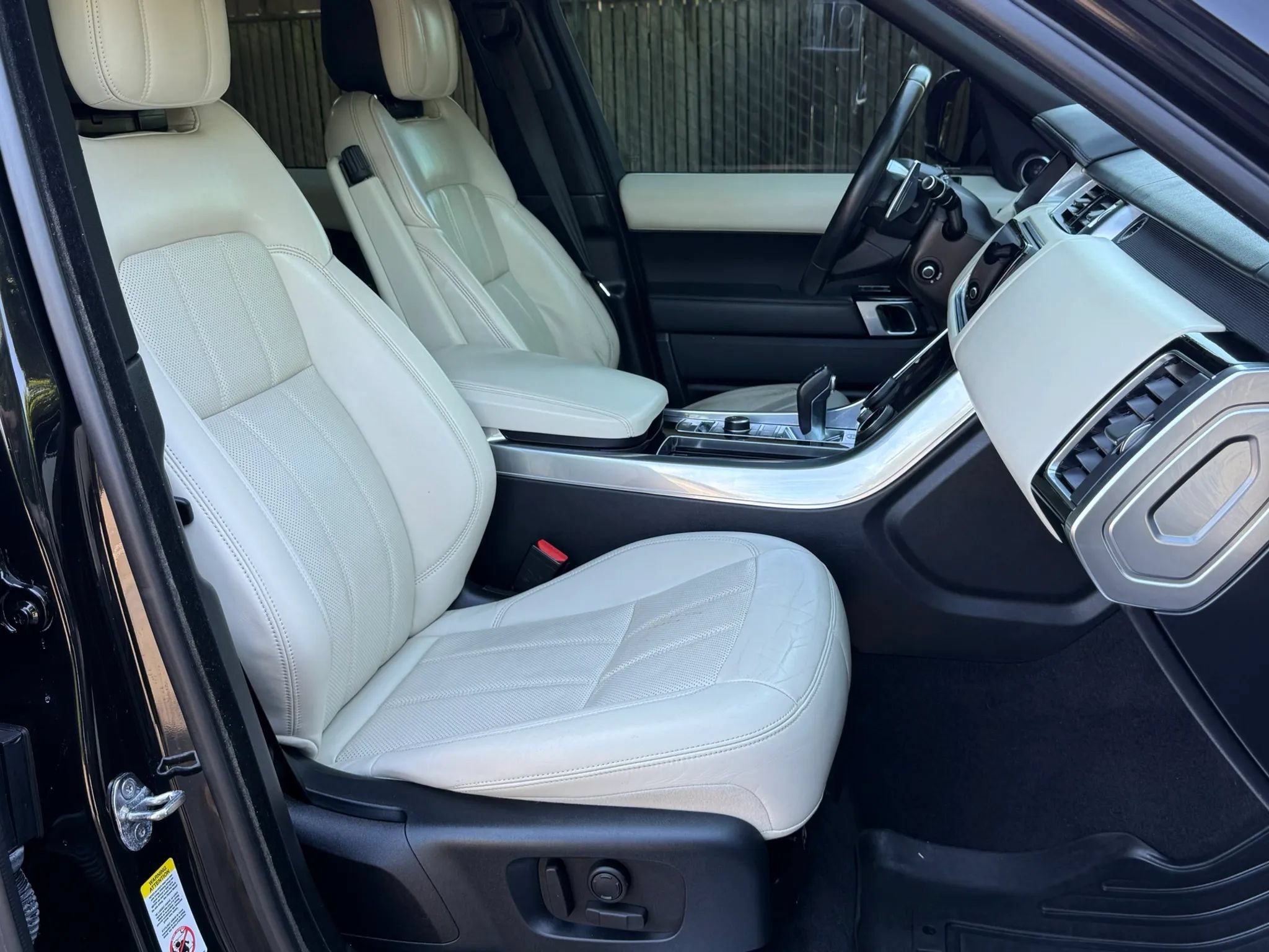 Used 2019 Land Rover Range Rover Sport Supercharged AWD/4WD image 17
