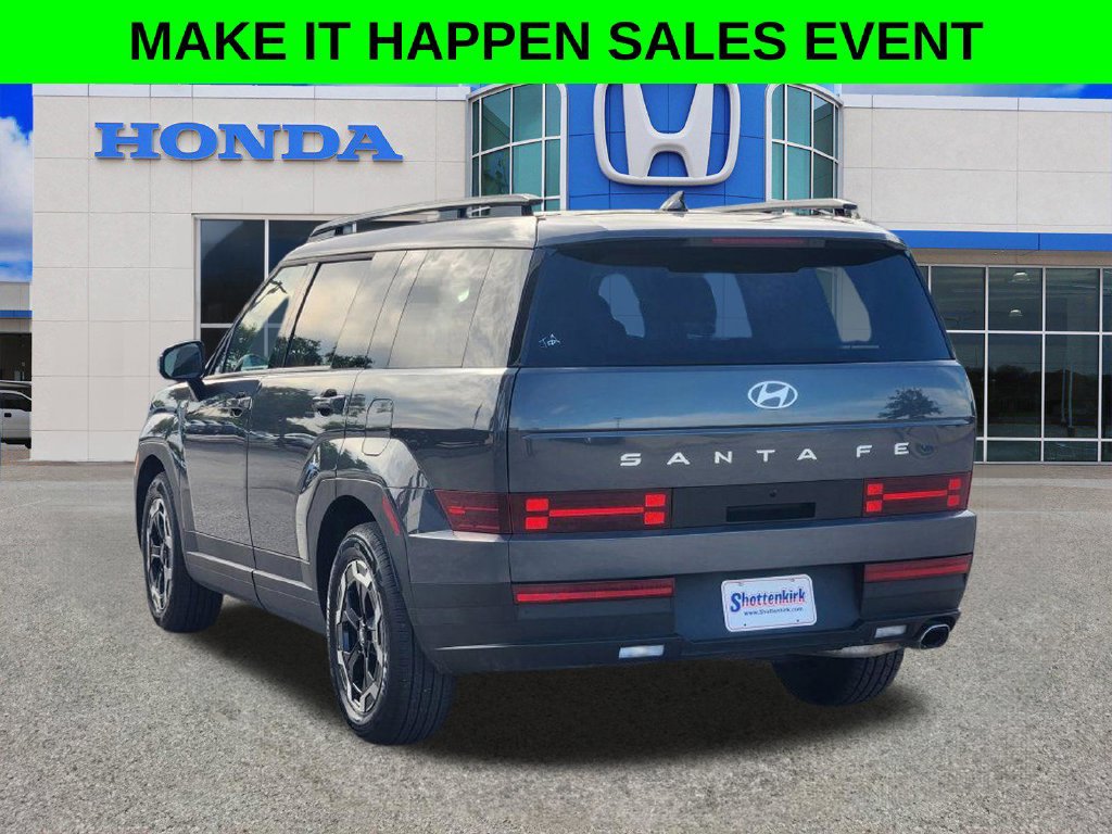 Used 2025 Hyundai Santa Fe SEL FWD image 3