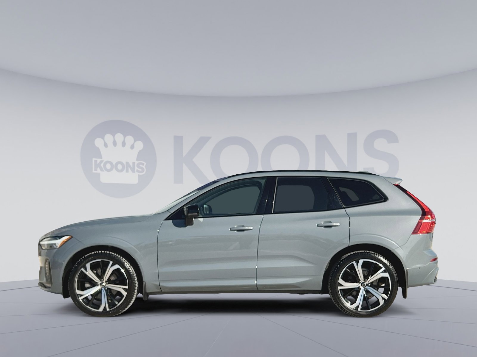 Certified 2023 Volvo XC60 B6 Ultimate w/ Climate Package image 2