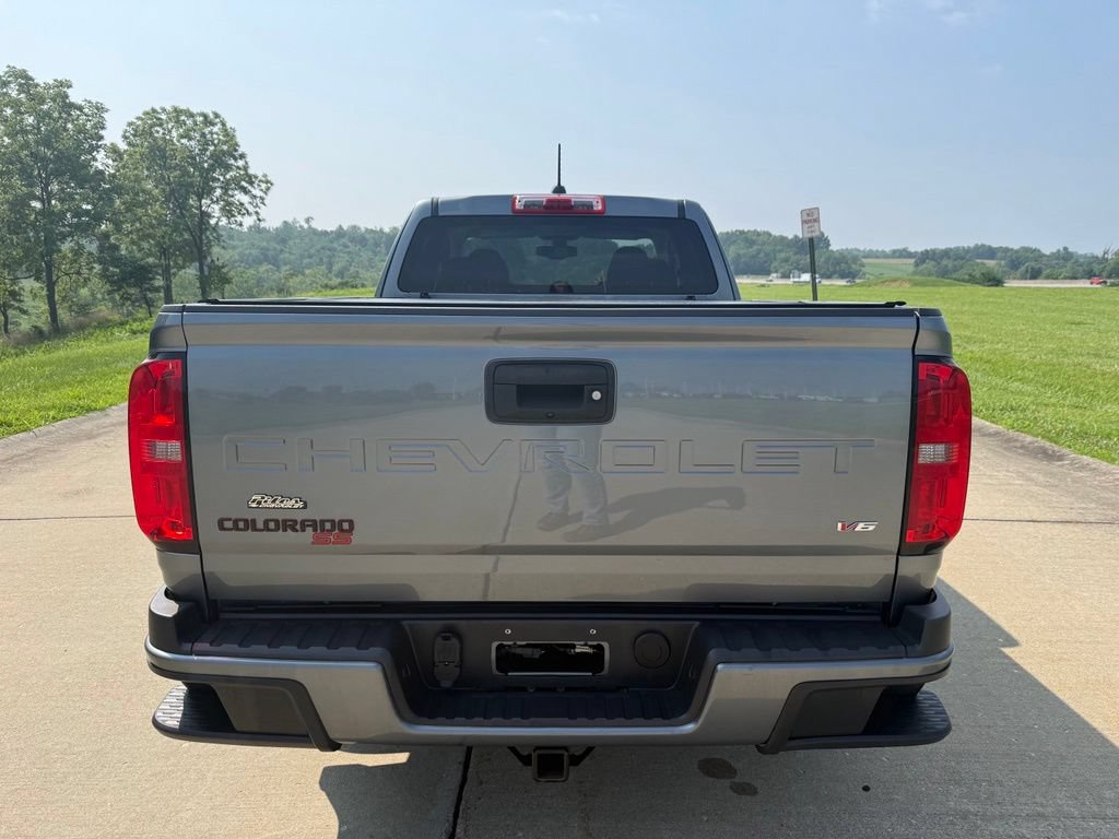 Used 2022 Chevrolet Colorado LT w/ Redline Special Edition AWD/4WD image 5