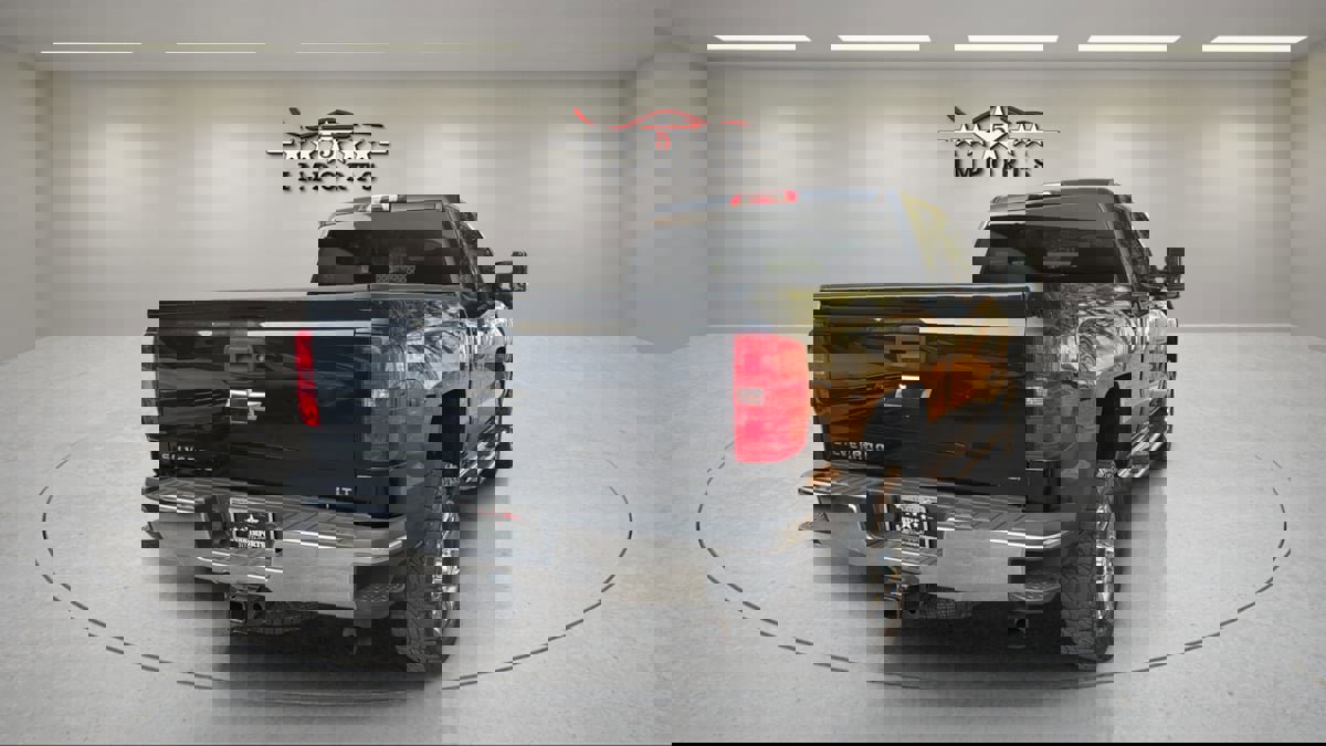 Used 2016 Chevrolet Silverado 2500 LT w/ LT Convenience Package image 5