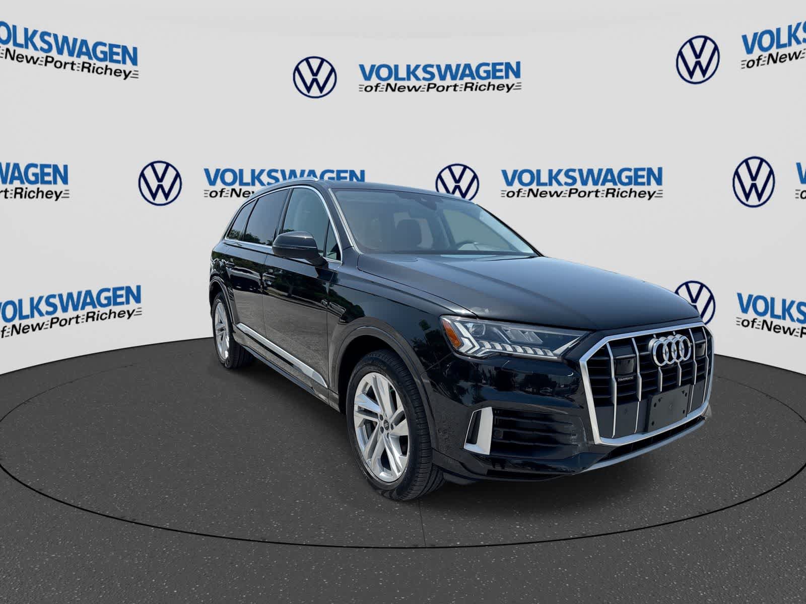 Used 2023 Audi Q7 3.0T Premium w/ Convenience Package AWD/4WD image 16