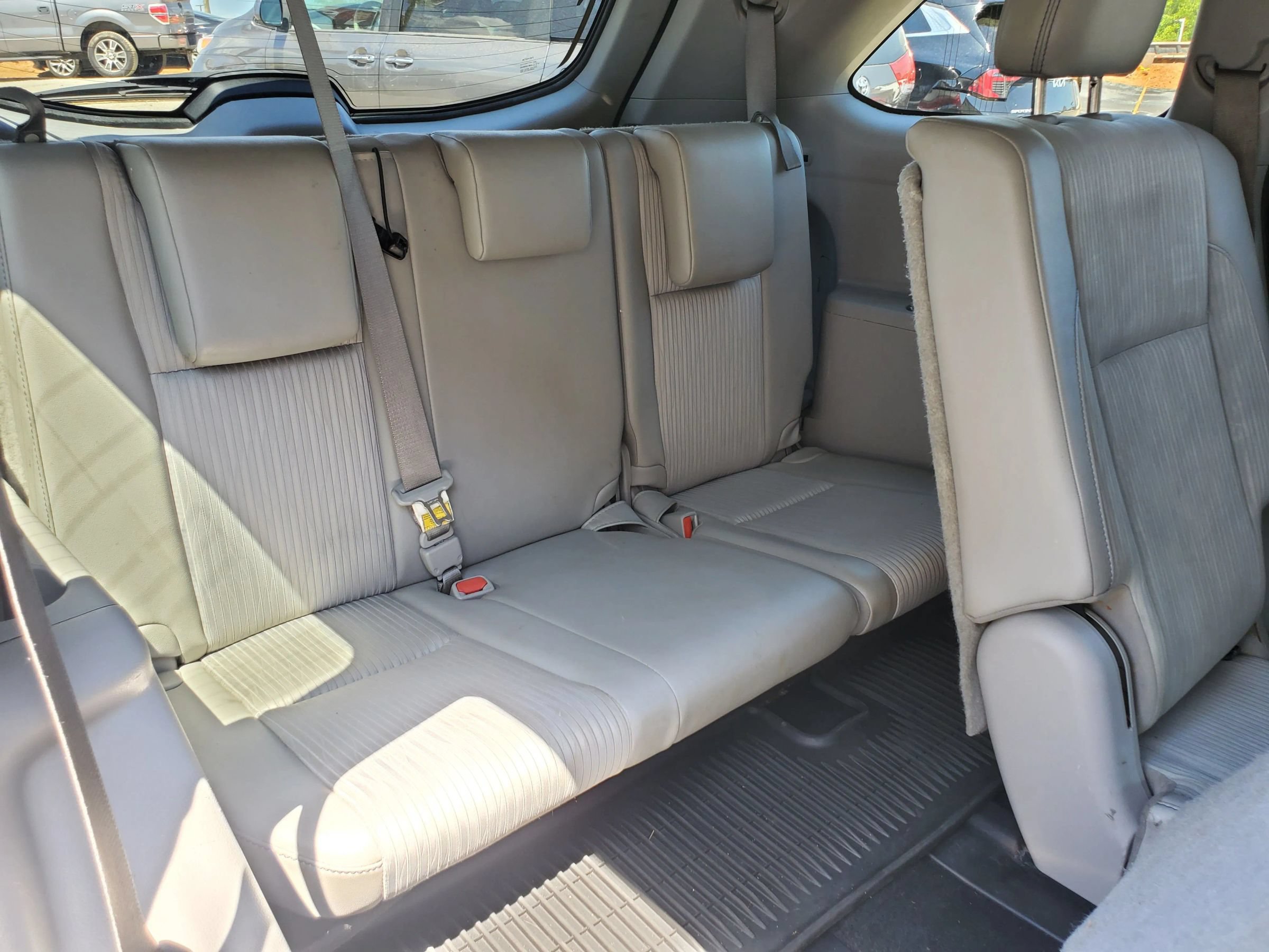 Used 2019 Toyota Highlander Plus FWD image 5