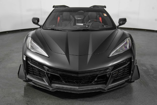 Used 2024 Chevrolet Corvette Z06 RWD image 3
