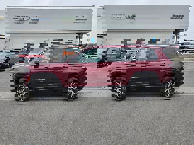New 2025 Jeep Grand Cherokee L Limited w/ Trailer Tow Package image 6