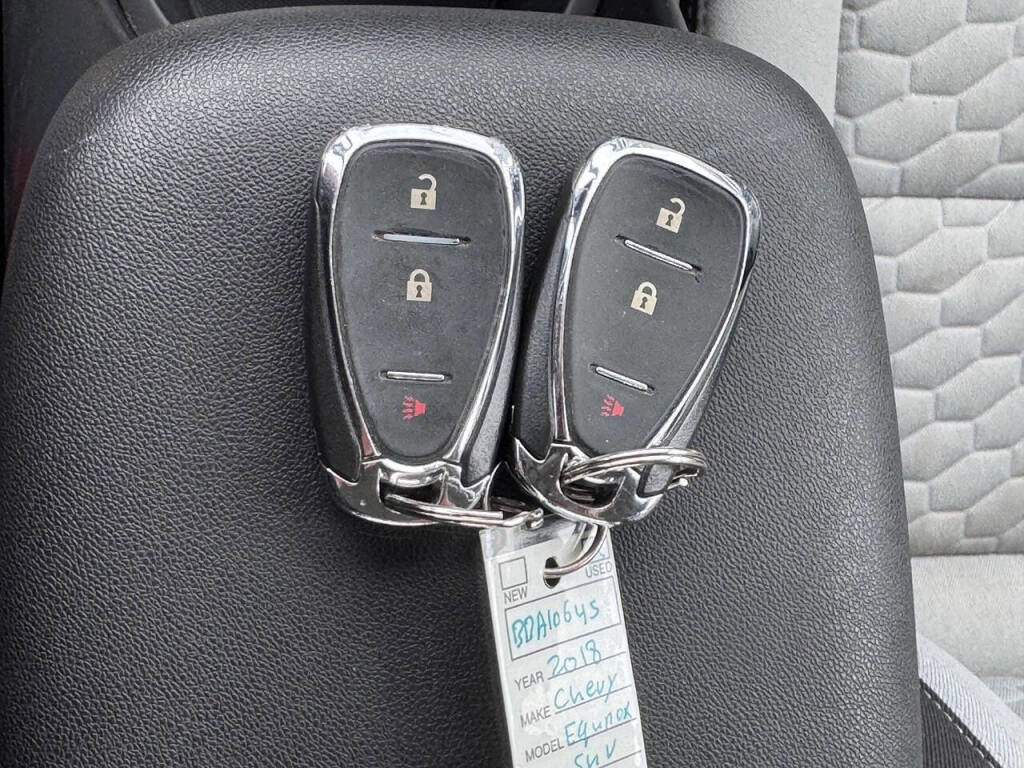 Used 2018 Chevrolet Equinox LS image 11