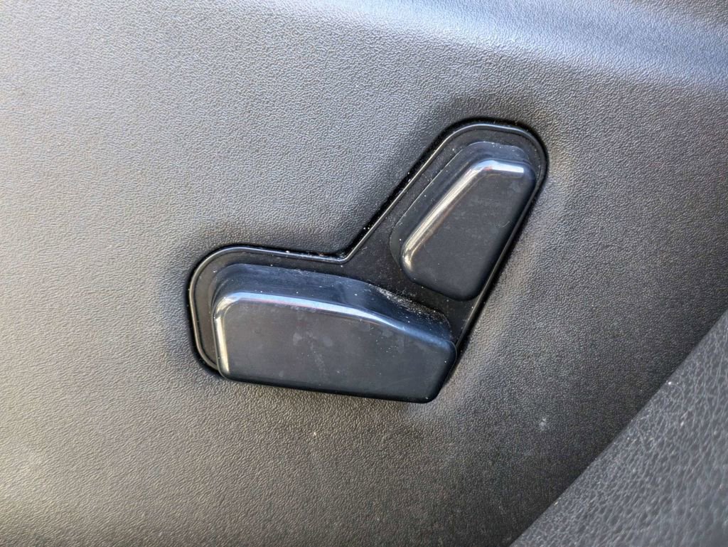 Used 2021 Jeep Grand Cherokee Laredo image 23