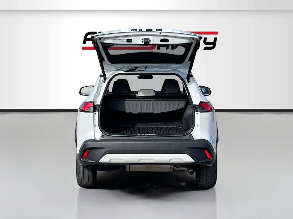 Used 2023 Toyota Corolla Cross XLE w/ Convenience Package AWD/4WD image 26