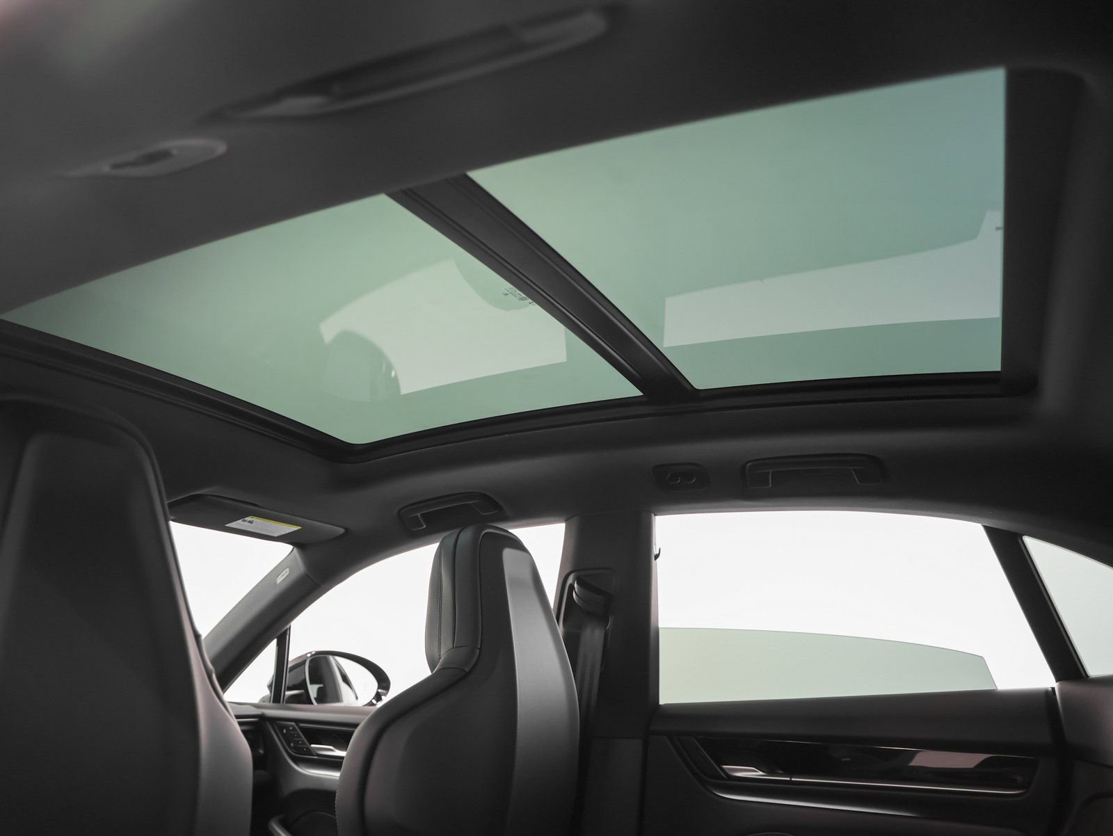 New 2026 Porsche Macan 4 Electric image 47