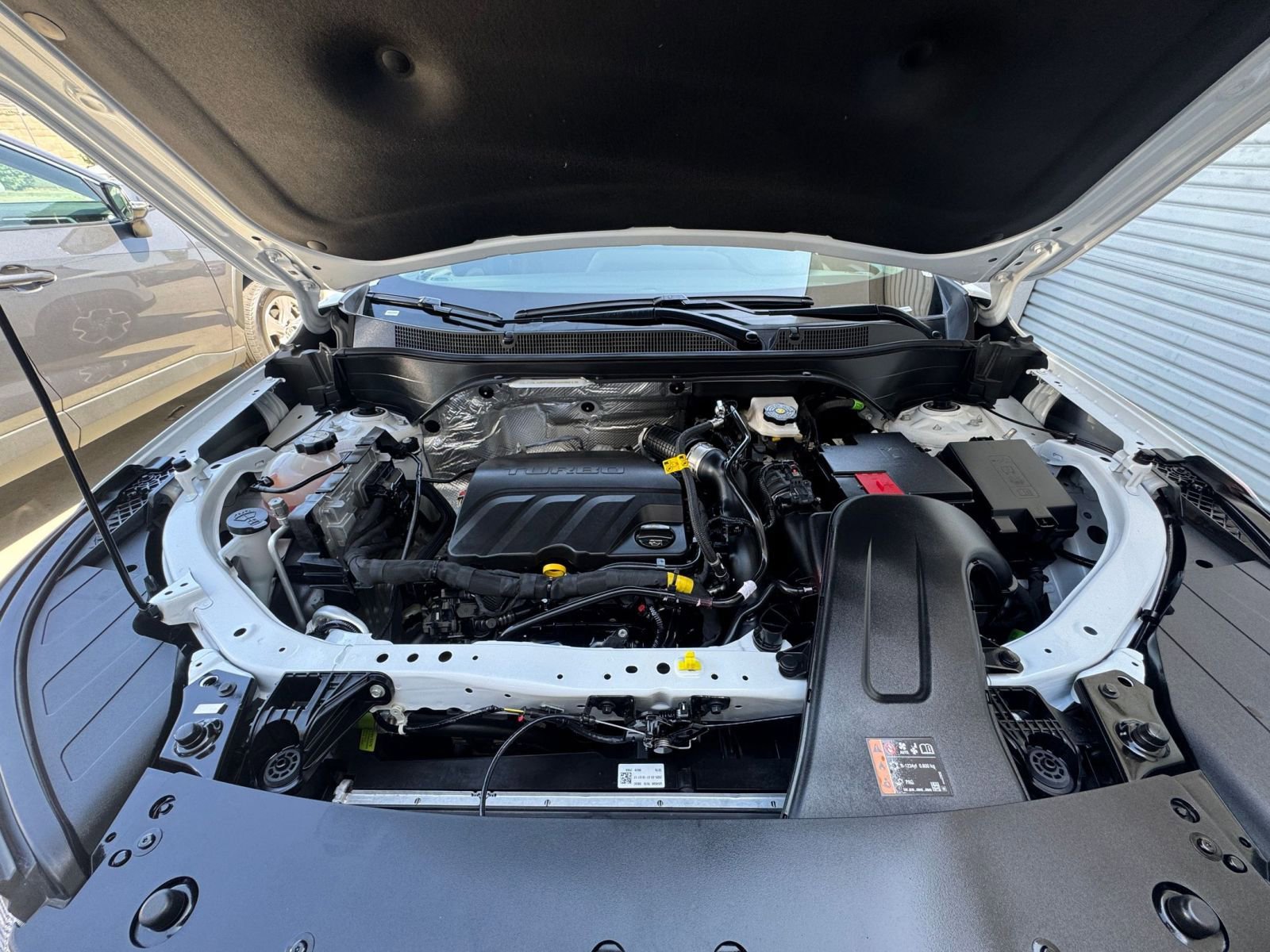 Used 2025 Chevrolet Trax LT w/ LT Convenience Package image 32